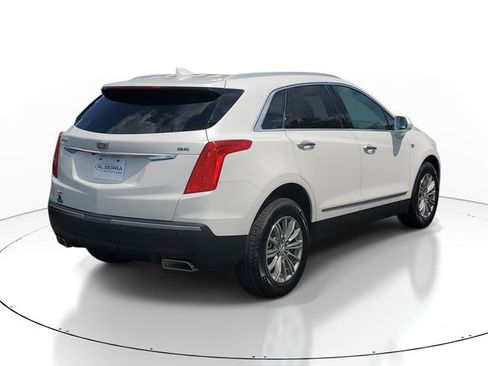 Used 2018 Cadillac XT5 Luxury w/ Driver Awareness Package AWD/4WD image 4