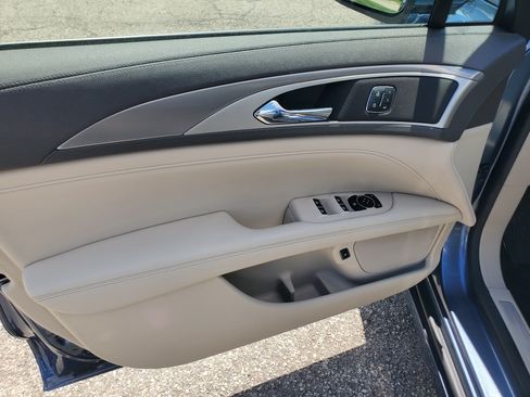 Used 2019 Lincoln MKZ Premiere FWD image 10