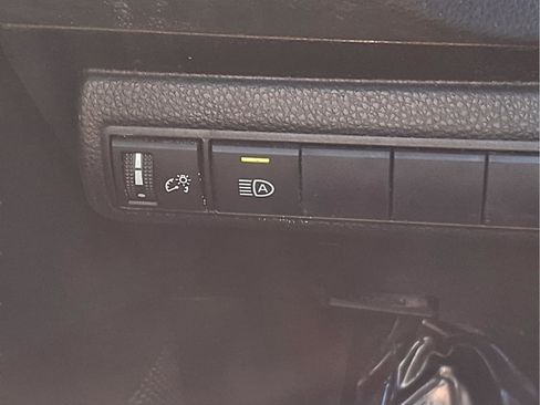 Used 2020 Toyota Corolla SE image 22