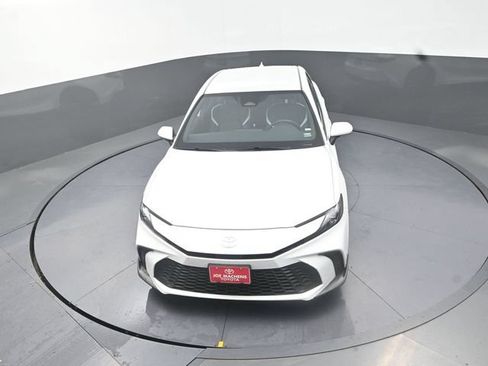 Used 2026 Toyota Camry SE FWD image 24