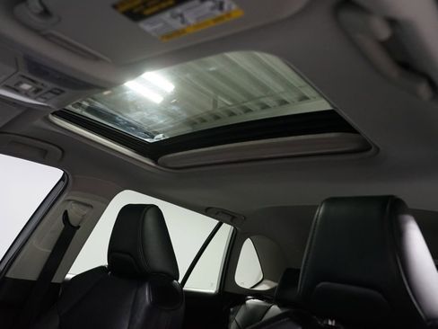 Used 2021 Toyota RAV4 XLE Premium FWD image 33