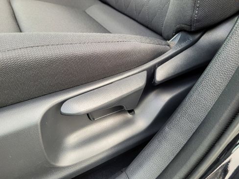 Used 2025 Toyota Corolla LE image 11