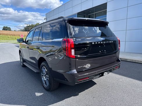 New 2025 Ford Expedition Active image 17