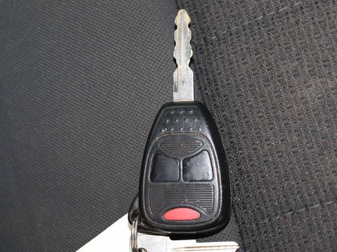 Used 2011 Dodge Nitro SXT image 33