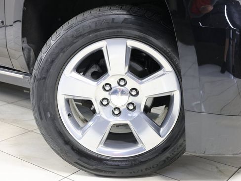 Used 2019 Chevrolet Suburban Premier AWD/4WD image 15