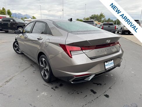 Used 2021 Hyundai Elantra SEL w/ Convenience + Premium Package FWD image 5