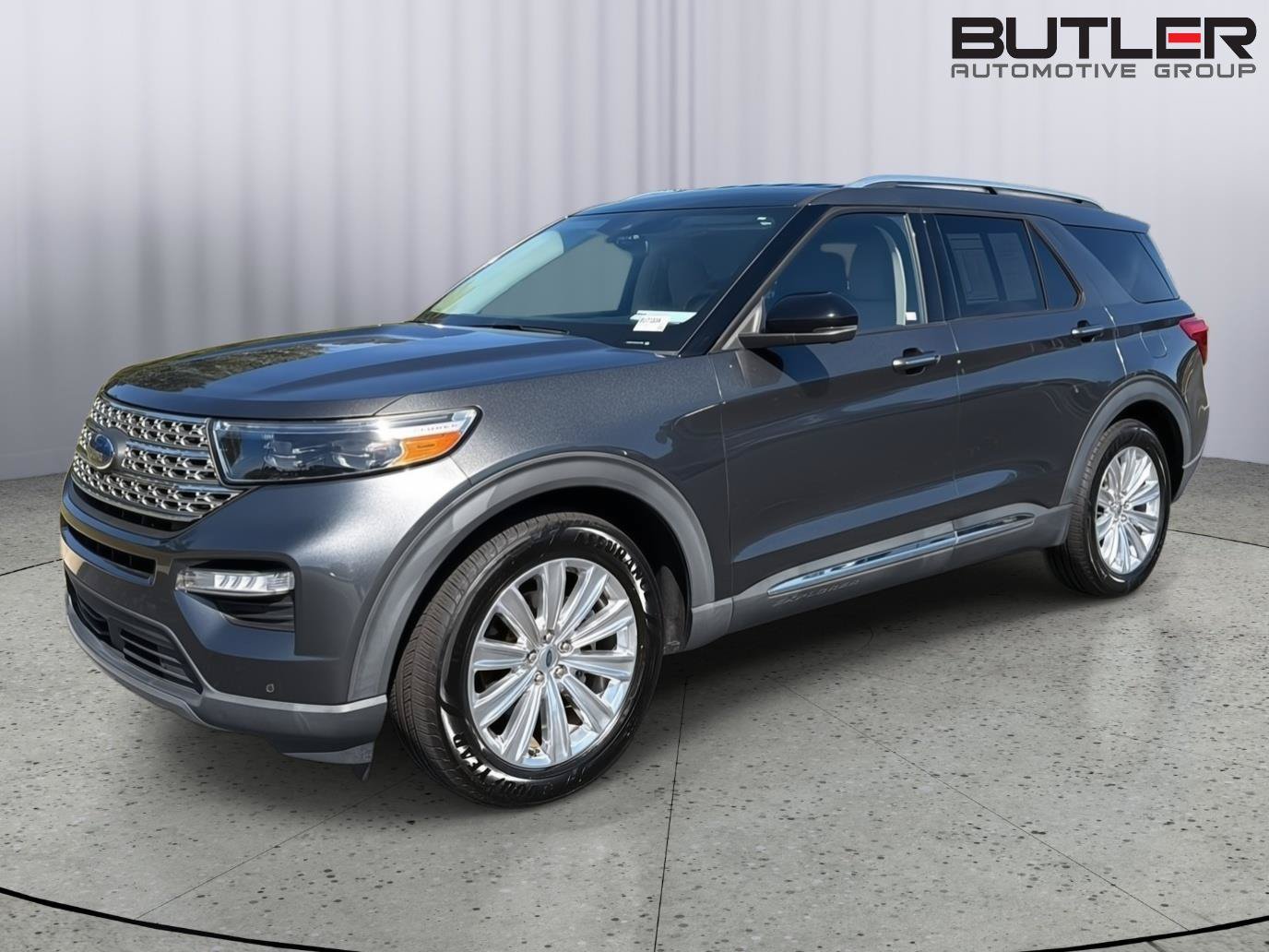 Used 2020 Ford Explorer Limited RWD image 2