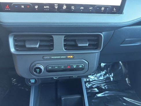 New 2025 Ford Maverick XLT w/ XLT Luxury Package image 27