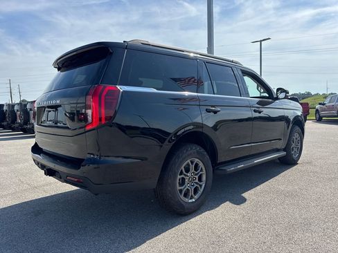 New 2026 Ford Expedition Active RWD image 6