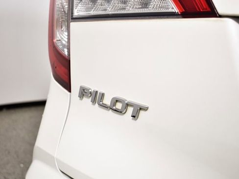 Used 2019 Honda Pilot Touring image 16