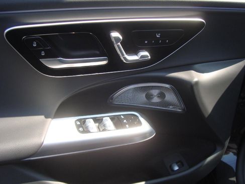 Used 2024 Mercedes-Benz E 350 4MATIC Sedan image 8