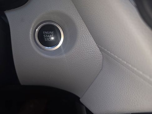 Used 2023 Toyota Corolla Cross LE FWD image 9