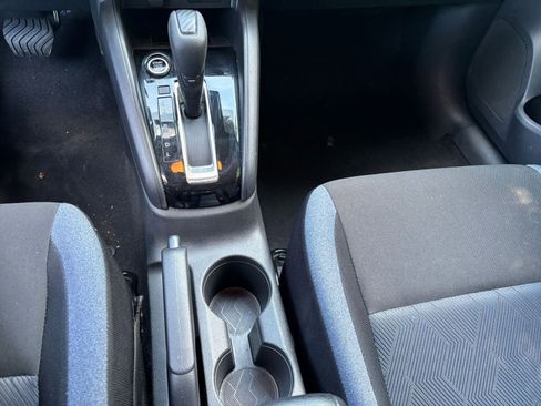 Used 2025 Nissan Versa SV FWD image 39