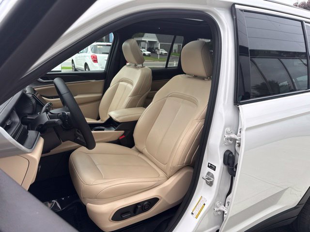 Used 2024 Jeep Grand Cherokee Limited AWD/4WD image 13