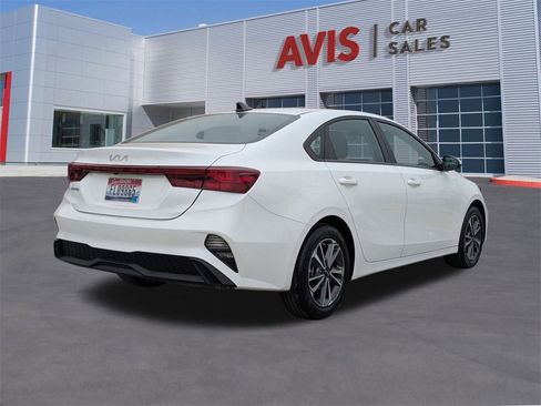 Used 2024 Kia Forte LXS image 6