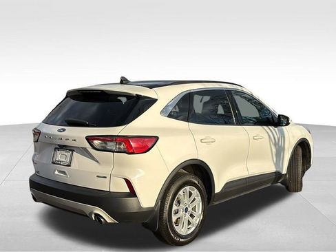 Used 2020 Ford Escape SE image 7