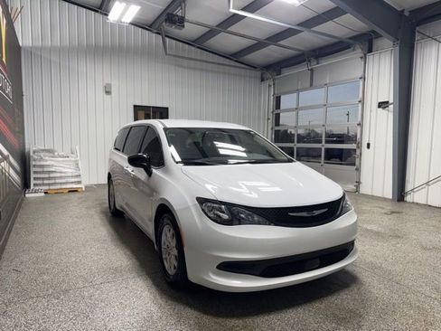 Used 2024 Chrysler Voyager LX FWD image 29