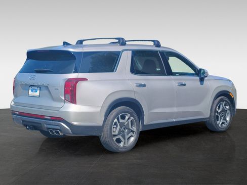 Used 2024 Hyundai Palisade SEL w/ Premium Package AWD/4WD image 5