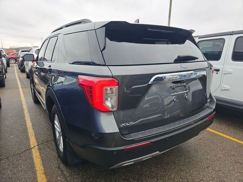 Used 2020 Ford Explorer XLT w/ Equipment Group 202A image 4