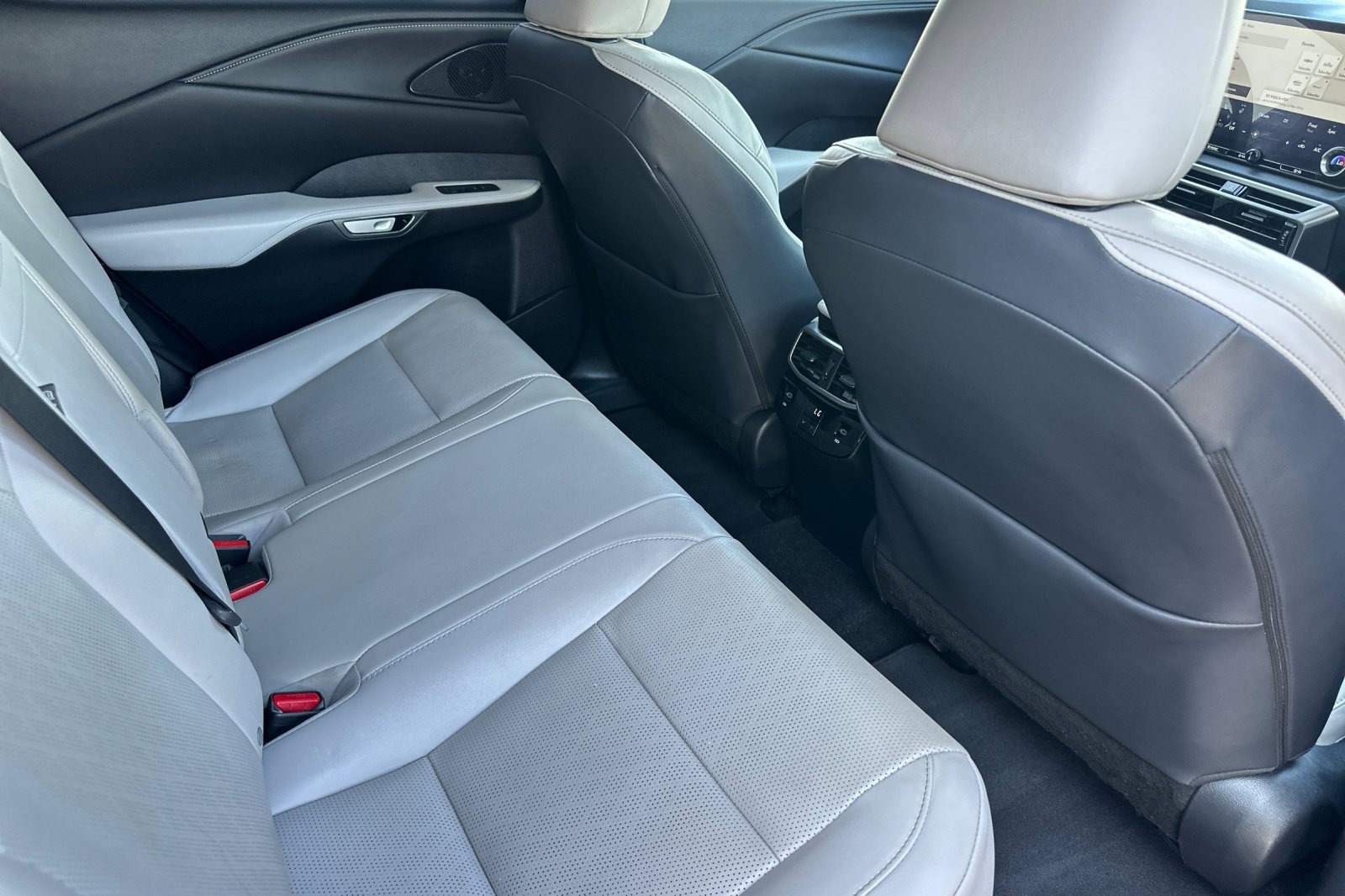 Used 2023 Lexus RX 350 Premium Plus w/ Accessory Package (Z1) FWD image 32