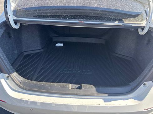 Used 2022 Honda Accord Touring image 11