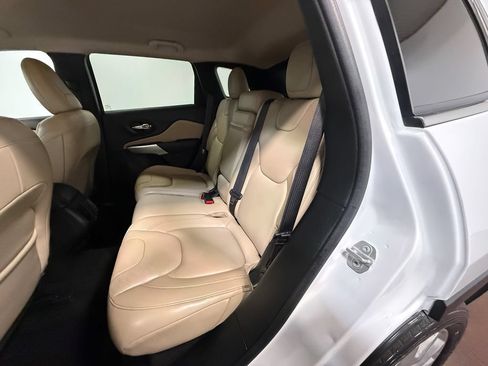 Used 2017 Jeep Cherokee Limited AWD/4WD image 8