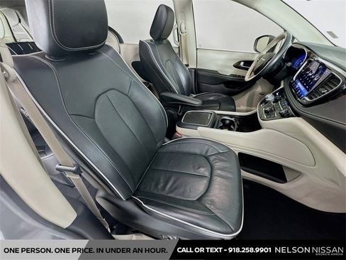 Used 2021 Chrysler Pacifica Limited w/ Premium & Safety Sphere Group image 31