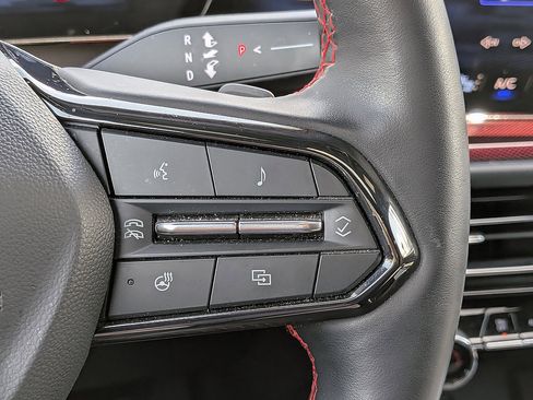 Certified 2024 Chevrolet Traverse RS FWD image 25