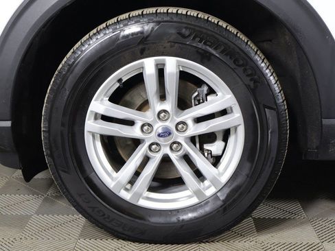 Used 2020 Ford Explorer XLT w/ Comfort Package image 22