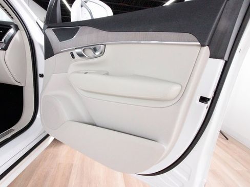 Used 2024 Volvo XC90 B6 Plus w/ Protection Package Premier image 21