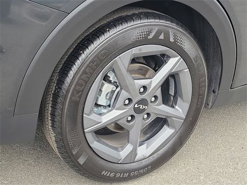 Used 2025 Kia K4 LXS image 24