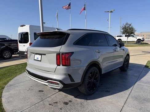 Used 2023 Kia Sorento SX image 6