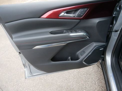 Used 2024 Chevrolet Traverse RS image 13