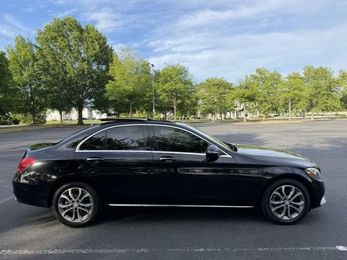 Used 2017 Mercedes-Benz C 300 4MATIC Sedan image 3