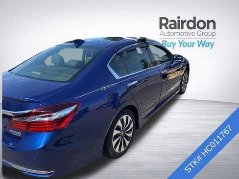 Used 2017 Honda Accord Touring image 3