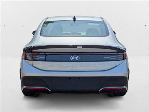 New 2025 Hyundai Sonata SE image 8