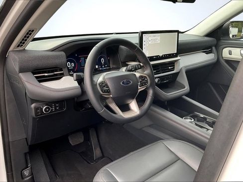 Used 2026 Ford Explorer Active w/ Active Comfort Package RWD image 18