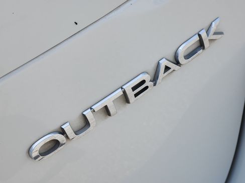 Used 2024 Subaru Outback Premium AWD/4WD image 13