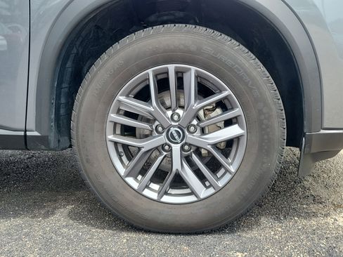 Used 2024 Nissan Rogue S AWD/4WD image 5