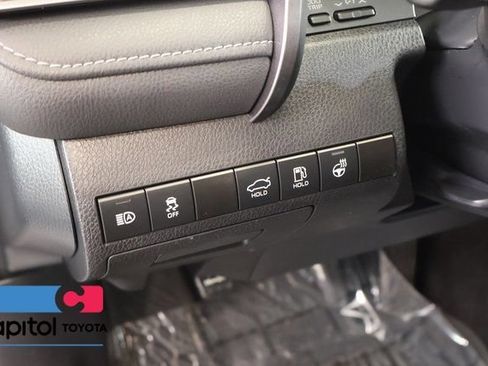 Used 2023 Toyota Camry SE w/ Cold Weather Package FWD image 13