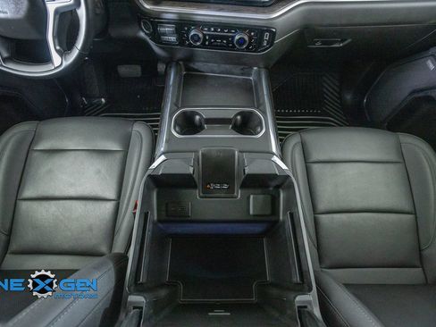 Used 2025 Chevrolet Silverado 2500 LTZ w/ LTZ Convenience Package AWD/4WD image 33