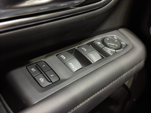 Used 2024 Chevrolet Suburban Z71 w/ Luxury Package AWD/4WD image 35