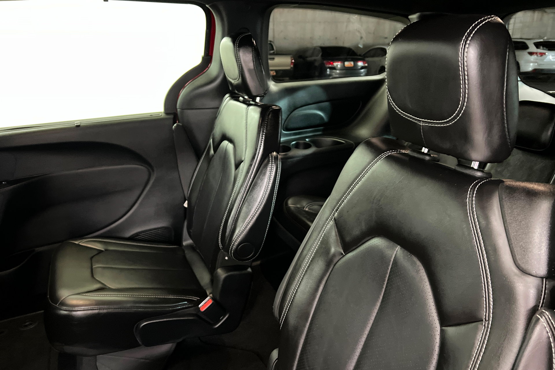 Used 2027 Chrysler Pacifica Select AWD/4WD image 19