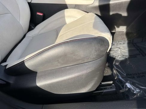 Used 2018 MAZDA MAZDA3 Grand Touring image 12