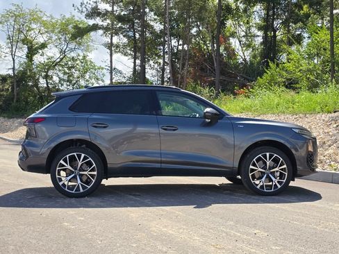 New 2026 Audi Q3 quattro 2.0T AWD/4WD image 7