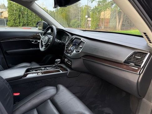 Used 2017 Volvo XC90 T6 Inscription w/ Vision Package image 11