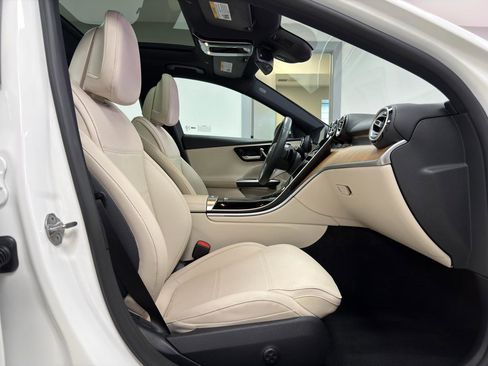 Used 2022 Mercedes-Benz C 300 4MATIC Sedan w/ Pinnacle Trim Package image 10