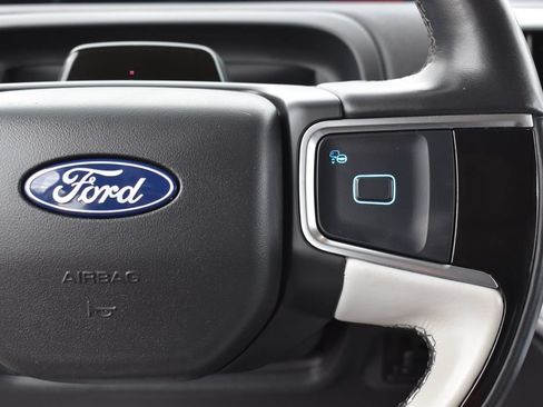 Certified 2025 Ford Expedition Max Platinum w/ Driver's Package AWD/4WD image 19