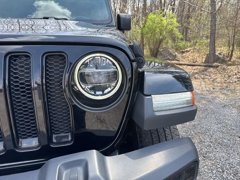 Used 2020 Jeep Wrangler Unlimited Sahara image 3