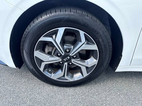 Used 2020 Kia Forte LXS FWD image 10